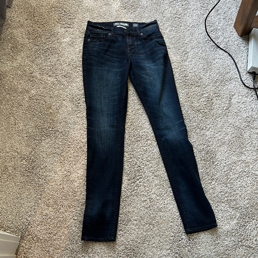 Buckle Alec Jeans. Skinny